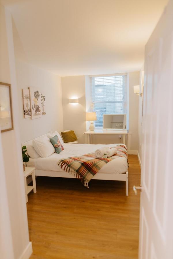 Luxury Modern 3 Bedroom Apartment In City Centre Édimbourg Extérieur photo